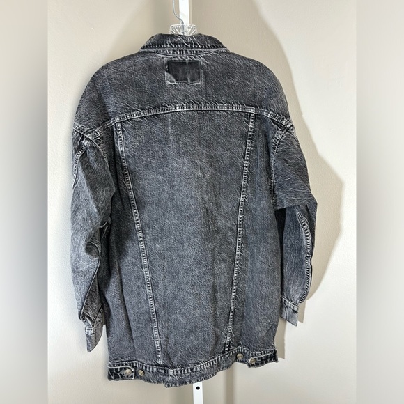 American Eagle Women's Oversized XS Black Acid Dark Wash Long Denim Jacket - Picture 4 of 9